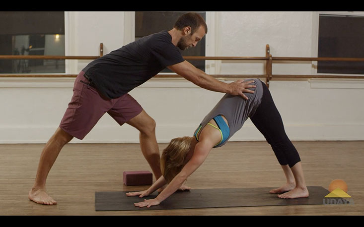 How To Give Yoga Adjustments